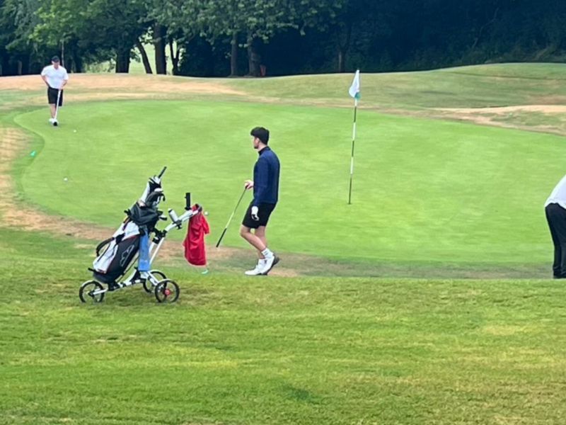 caddy around the green