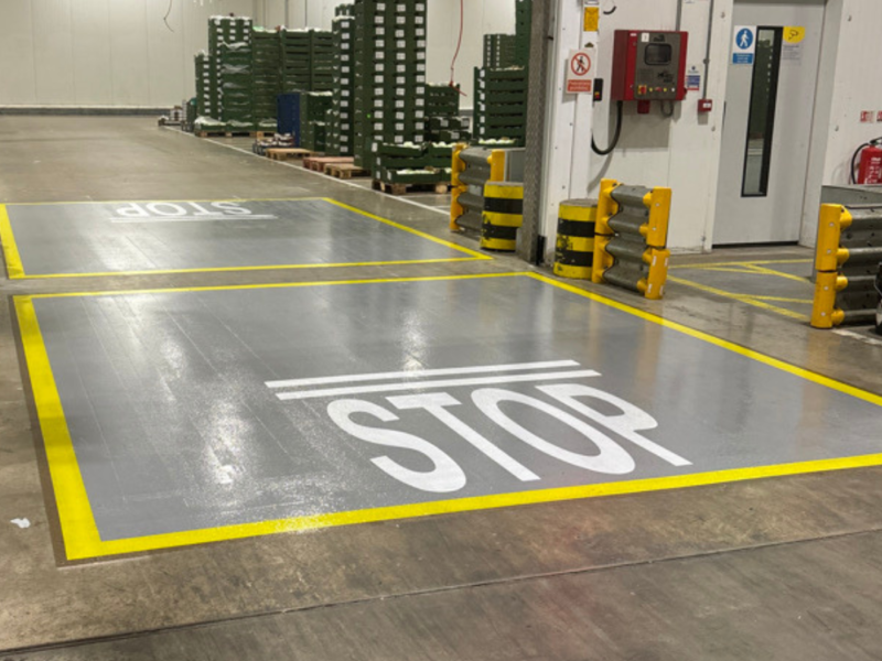 Internal line marking stop sign