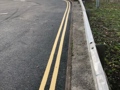 External line marking double yellow lines