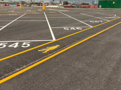 walkway yellow line marking